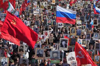 9 maiou russia parelasi